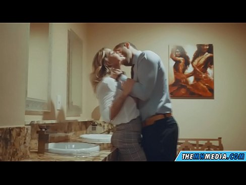 ❤️ Кога бујна русокоса ќе ве заведе во јавен тоалет ❤️ Супер секс на порно mk.higlass.ru ❤